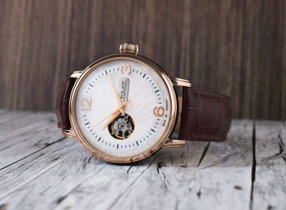 Jaros_Open_Heart_38NH_4286811_rosegold_lifestyle_04