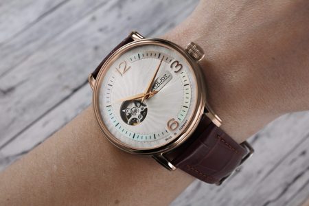 Jaros_Open_Heart_38NH_4286811_rosegold_wrist_01