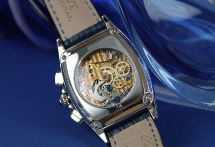 Volga Blau_lifestyle_back-min